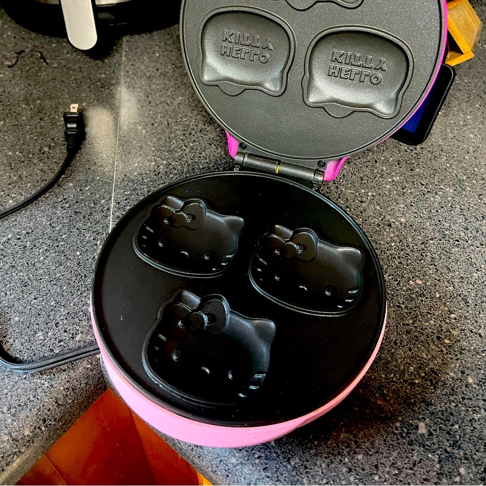Hello Kitty Pancake Maker